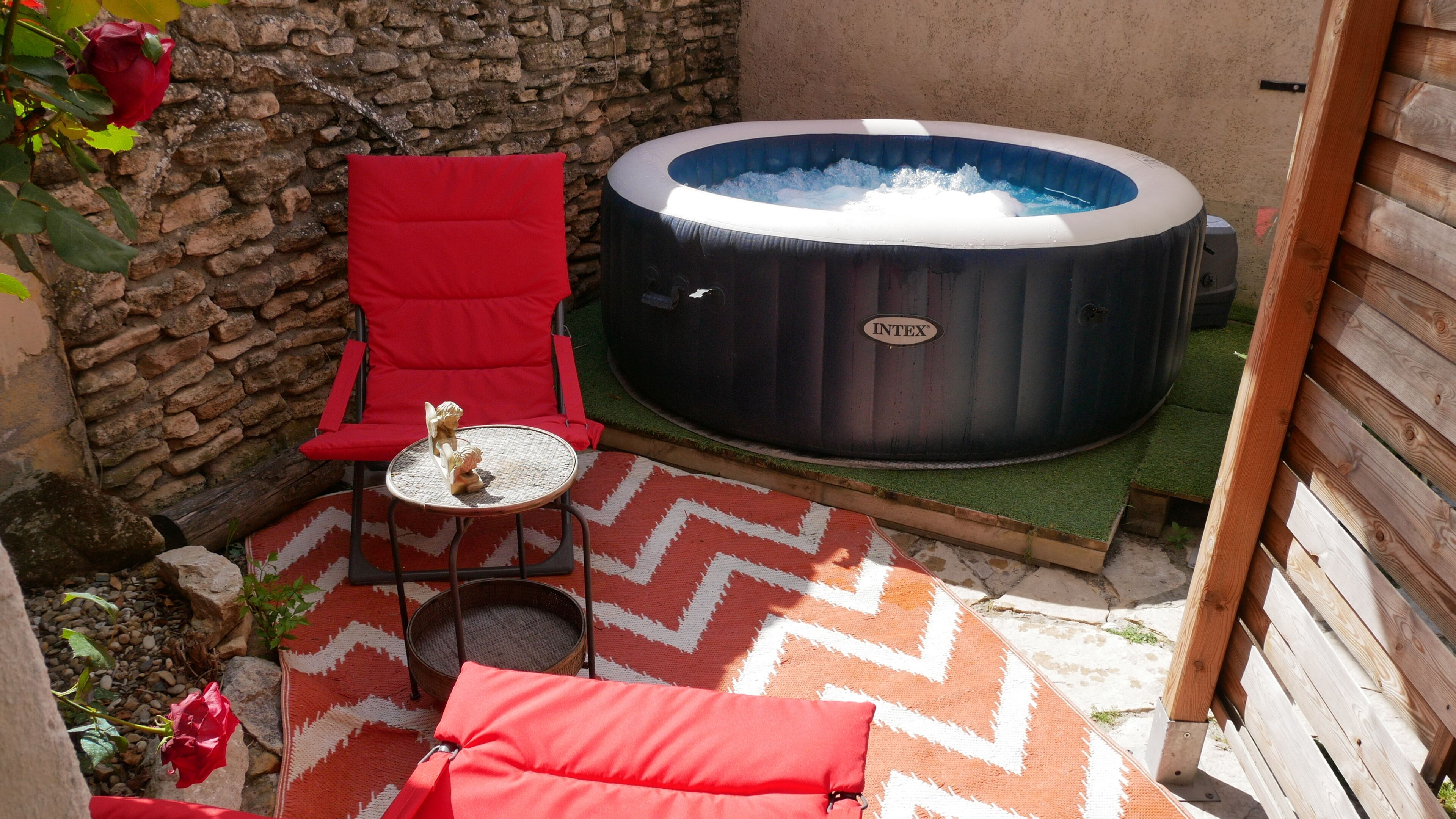 Private spa tub