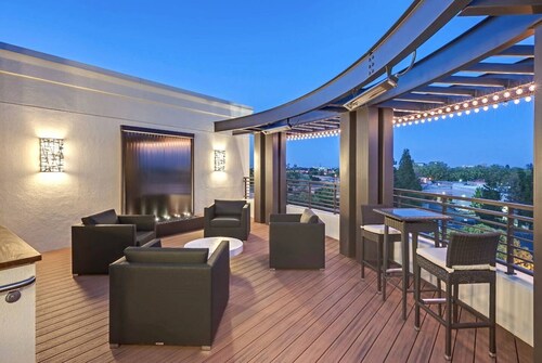 Business or Fun 1BR Urban Flat W/pool + Spa & Wifi