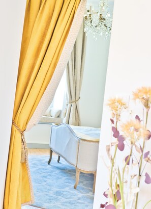 Minibar, in-room safe, individually decorated, individually furnished