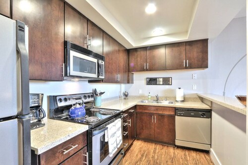 Designer Urban Flat 1BR - DT Palo Alto by Stanford