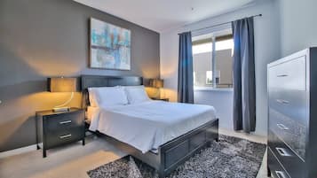 2 habitaciones, tabla de planchar con plancha, wifi y ropa de cama