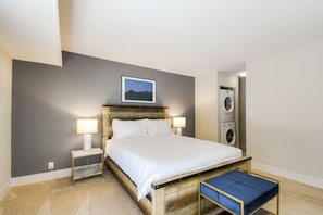 2 bedrooms, iron/ironing board, WiFi, bed sheets - Incredible Urban Flat 2BR In Sunnyvale W/ Pool! (Sunnyvale)