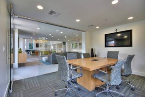 Oven, stovetop, dishwasher, coffee/tea maker - Exceptional Urban Flat in Heart of Silicon Valley! (San Jose)