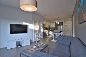 TV - Exceptional Urban Flat in Heart of Silicon Valley! (San Jose)