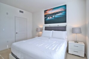 1 bedroom, iron/ironing board, free WiFi, bed sheets - Clean 1BR Urban Flat w/ Balcony in #siliconvalley (San Jose)