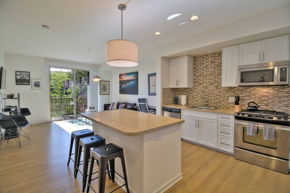 Oven, stovetop, dishwasher, coffee/tea maker