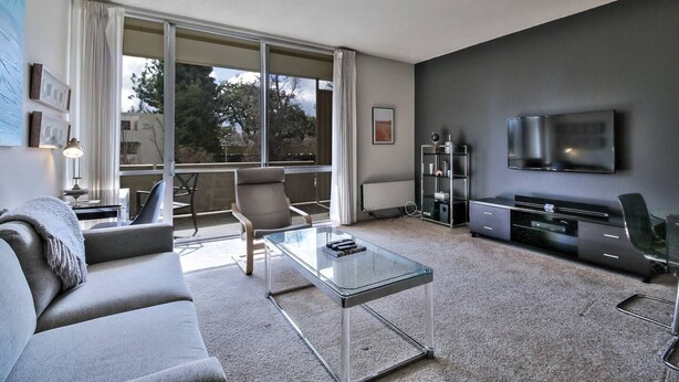 Unclassified image, 1 of 17, button - DT Palo Alto Urban Flat - 1BR w/ Gym + Pool & More (Palo Alto)
