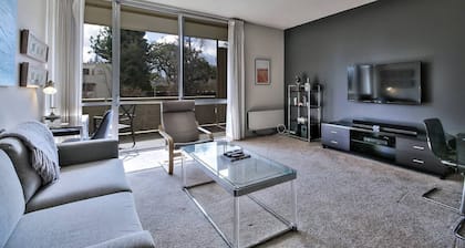 DT Palo Alto Urban Flat - 1BR w/ Gym + Pool & More