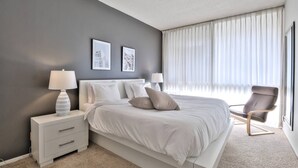 Unclassified image, 4 of 17, button - DT Palo Alto Urban Flat - 1BR w/ Gym + Pool & More (Palo Alto)