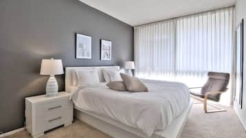 1 dormitorio, tabla de planchar con plancha, wifi y ropa de cama