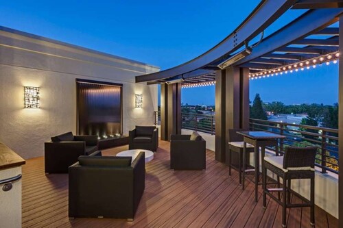Charming + Clean Urban Flat in @sanmateo w/ Pool