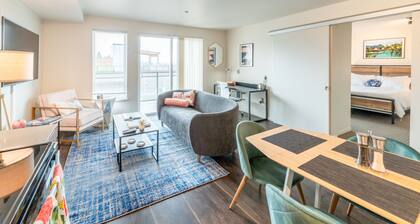 Prime Bellevue 1BR w/ Skyline Views - Brand New!!