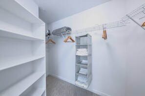 2 bedrooms, iron/ironing board, free WiFi, bed sheets - Sophisticated 2BR Urban Flat - Very Modern w/ Pool (San Jose)