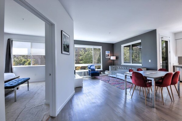 Oven, stovetop, dishwasher, coffee/tea maker