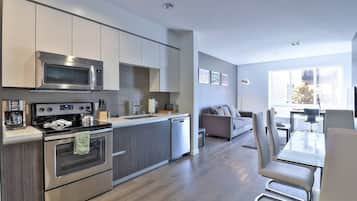 Oven, stovetop, dishwasher, coffee/tea maker