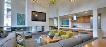 Contemporary 1BR Urban Flat - #experiencedifferent