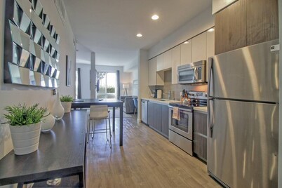 Clean & Bright Urban Flat Biz-travel Studio Wow!