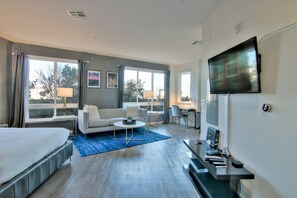 مكواة/لوح كي وواي فاي وملاءات أسرّة