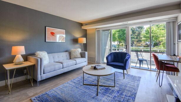 TV - Urban Flat @ Sunnyvale (Sunnyvale)