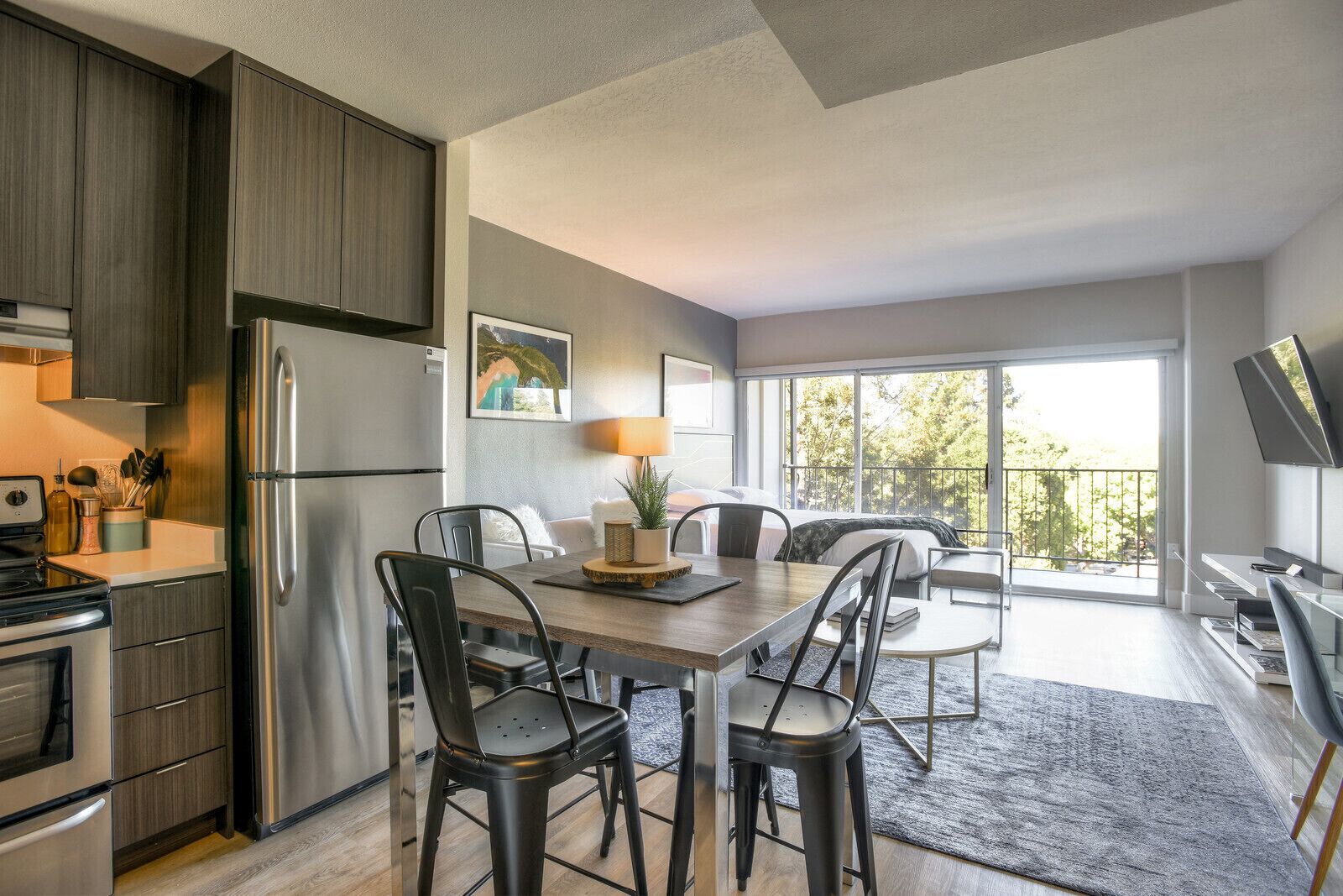 Coffee/tea maker, toaster