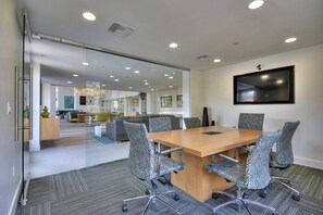 Oven, stovetop, dishwasher, cookware/dishes/utensils - Private Urban Flat 1BR w/ Pool & Gym by Cisco #SJ (San Jose)