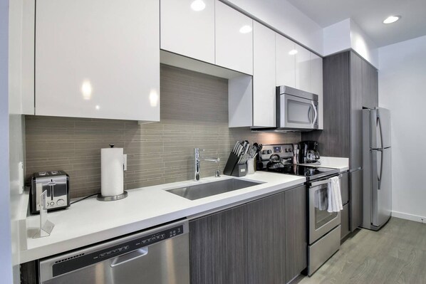 Four, plaque de cuisson, lave-vaisselle