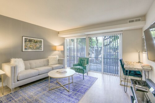Premium Urban Flat 1BR In Sunnyvale w/ Pool + Gym