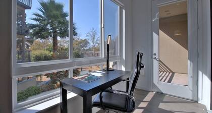 Bright Urban Flat 1BR Flat in Top Luxury Building!