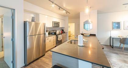 New! Huge Corporate 2br/2ba Near Downtown Bellevue