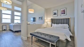 Iron/ironing board, WiFi, bed sheets