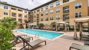 Outdoor pool - Urban Flat @ Miltpitas (Milpitas)