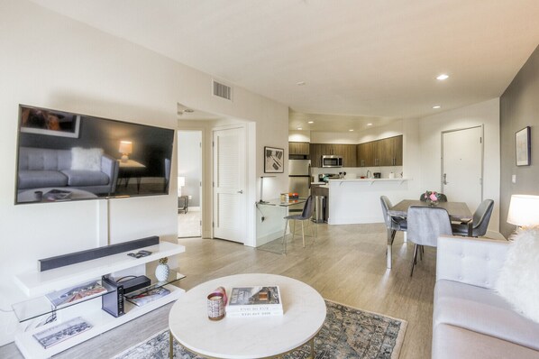 TV, stereo - Urban Flat @ Miltpitas (Milpitas)