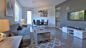 TV, stereo - Tech+biz 1BR Urban Flat in the Silicon Valley @SJ (San Jose)