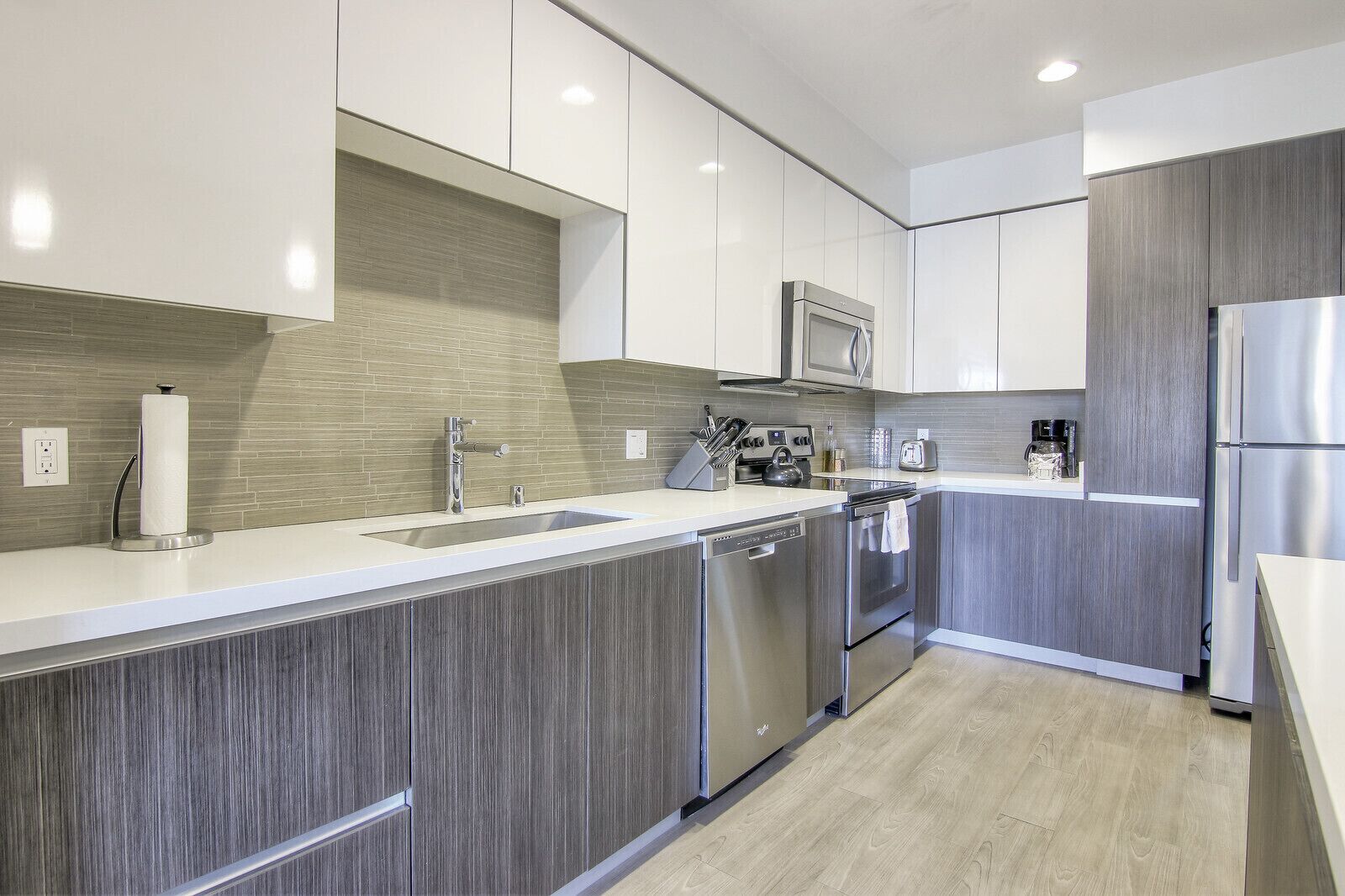 Oven, stovetop, dishwasher, coffee/tea maker