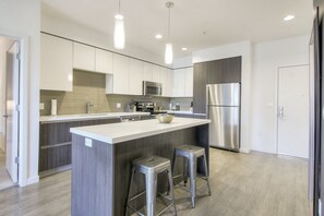 Oven, stovetop, dishwasher, coffee/tea maker