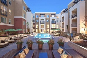 Outdoor pool - Urban Flat @ San Mateo (San Mateo)