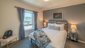 Unclassified image, 2 of 19, button - Top Floor NEW 1br/1ba With Exceptional Views & Gym (Bellevue)