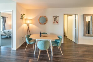 Coffee/tea maker - Top Floor NEW 1br/1ba With Exceptional Views & Gym (Bellevue)