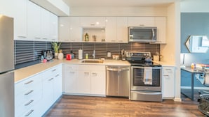 Unclassified image, 3 of 19, button - Top Floor NEW 1br/1ba With Exceptional Views & Gym (Bellevue)