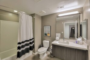 Bathroom - Tech-friendly Urban Flat in SJ With Pool! (San Jose)