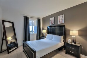 1 bedroom, iron/ironing board, WiFi, bed sheets - Tech-friendly Urban Flat in SJ With Pool! (San Jose)