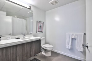 Bathroom - Designer 2BR Urban Flat Modern & Clean Gym+spa (San Jose)