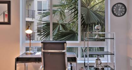 Unique Urban Flat 1BR w/ Pool+parking+wifi & More!