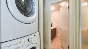 Unclassified image, 3 of 21, button - Brand New Urban Flat 2br/2ba + Pool + Wifi +gym (Foster City)