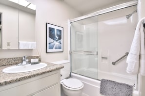 Bathroom - Urban Flat @ Downtown Palo Alto (Palo Alto)