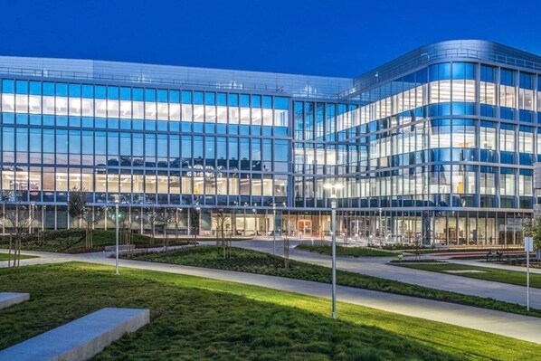 Exterior - Brand New Urban Flat in Foster City + Pool + Wifi (Foster City)