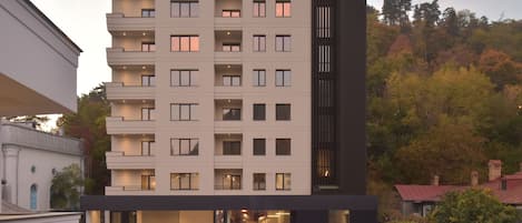 Façade de l’hébergement - soirée/nuit