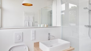 Bathroom - Park Penthouses Insel Eiswerder (Berlin)