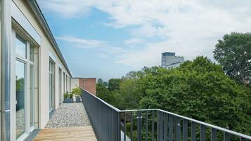 Deluxe-Apartment, 1 Schlafzimmer | Balkon