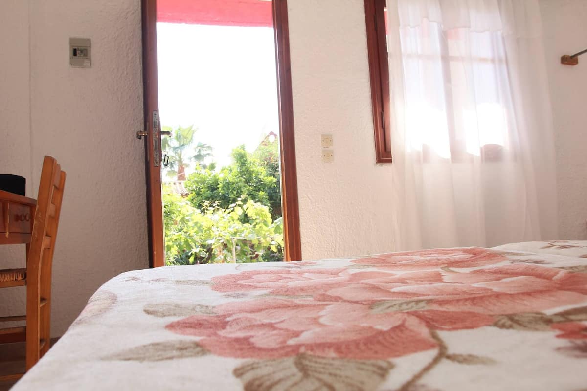 1 bedroom, in-room safe, free WiFi, bed sheets
